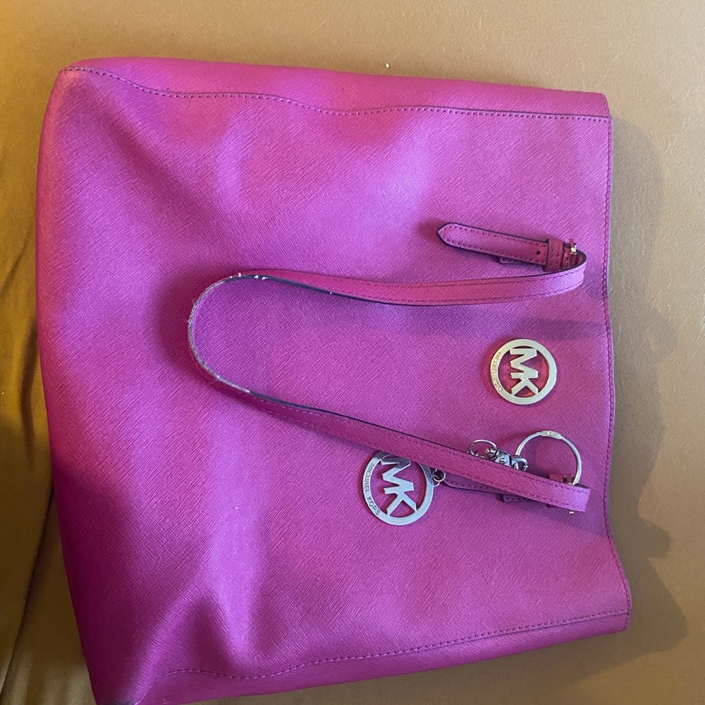 Michael kors tote purse